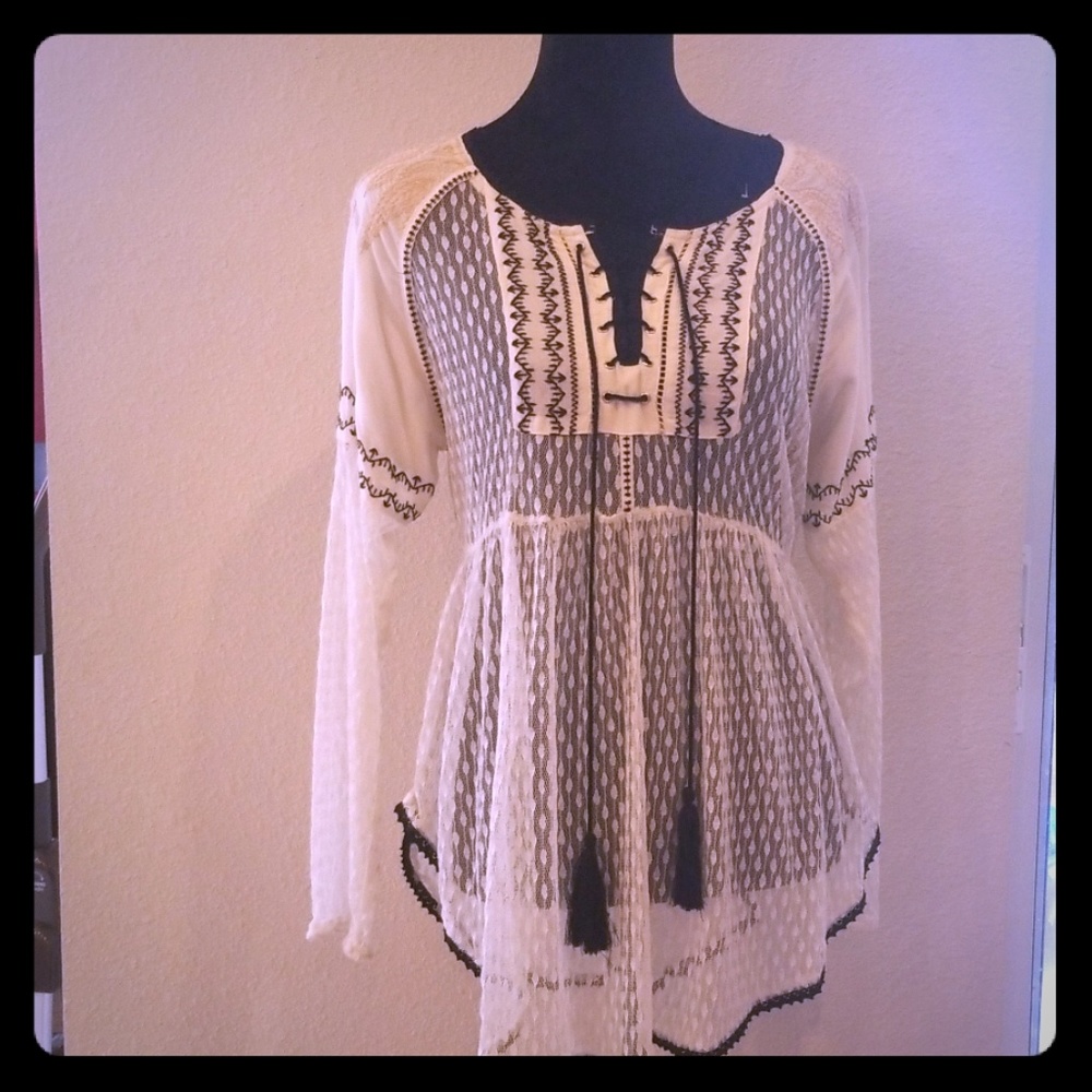 Feminine Lace Juliet Top